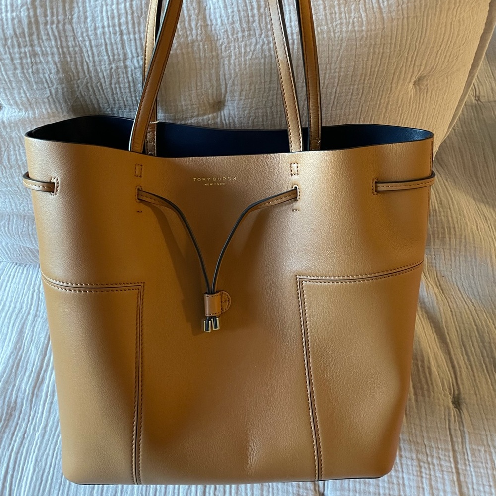 Tory Burch block T bucket tote